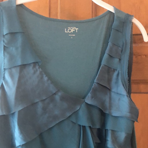 Loft size large layered top - Picture 3 of 6
